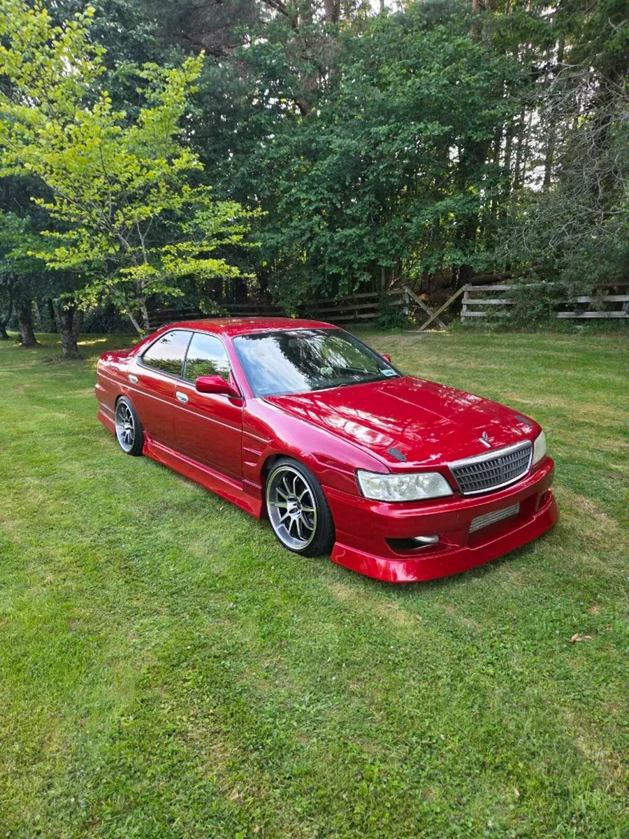 Nissan Laurel C35 Medalist - Image 1