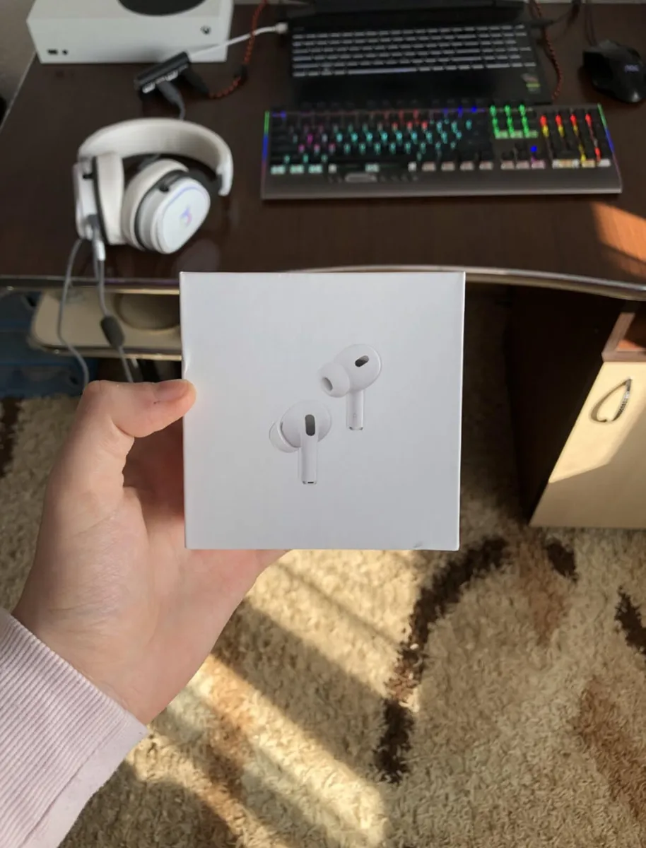 Apple AirPods Pro 2 USB-C 🔥🔥🔥 - Image 2