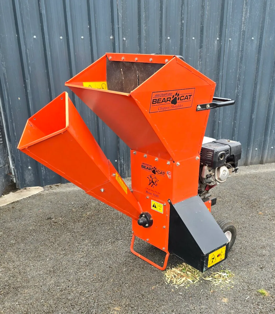 Bearcat Honda 8hp chipper shredder - Image 1