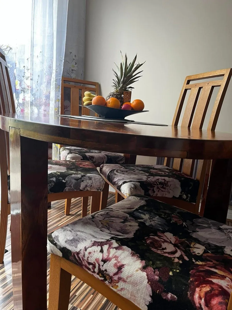 Dinning table - Image 2