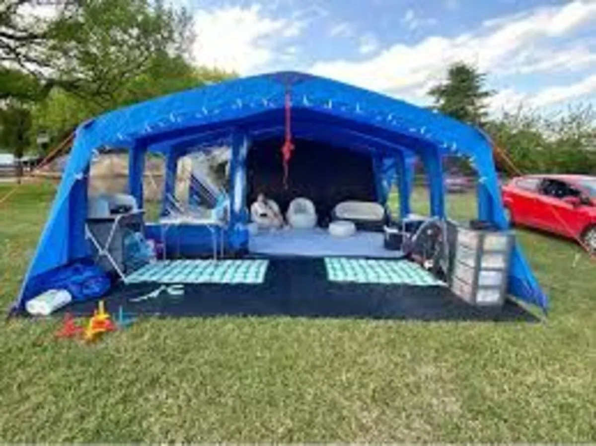7 Person Berghaus Tent Incl ground sheet & carpet - Image 4