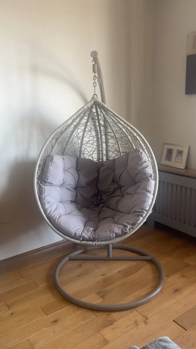 Egg chair - Image 1