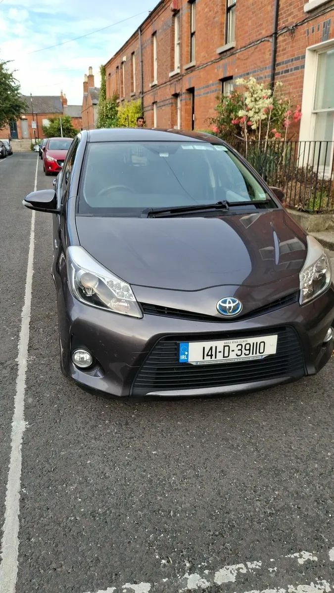Toyota Yaris 2014 Hybrid Automatic - Image 3