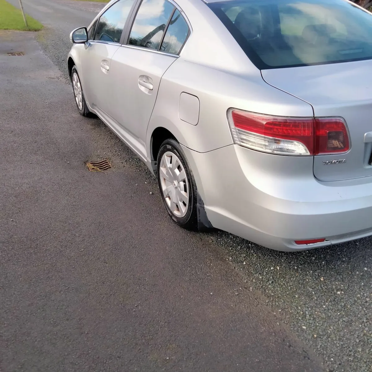 Toyota Avensis 2010 - Image 3