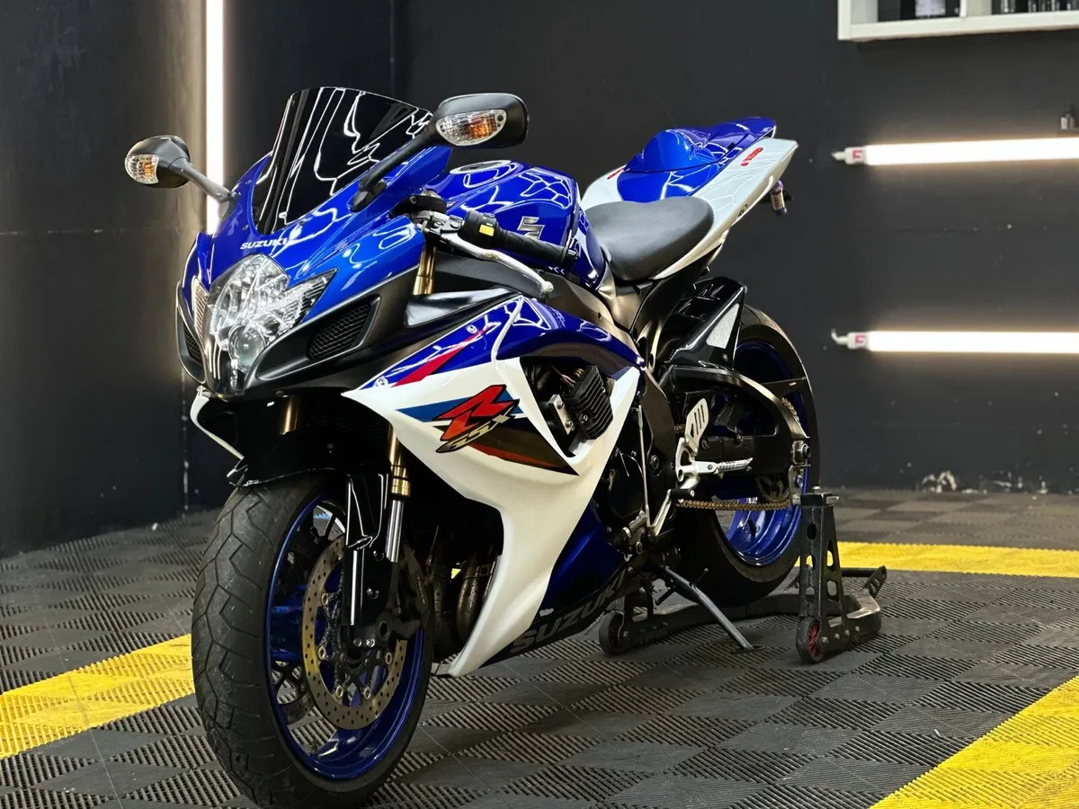 Suzuki gsxr 600 k7 - Image 1