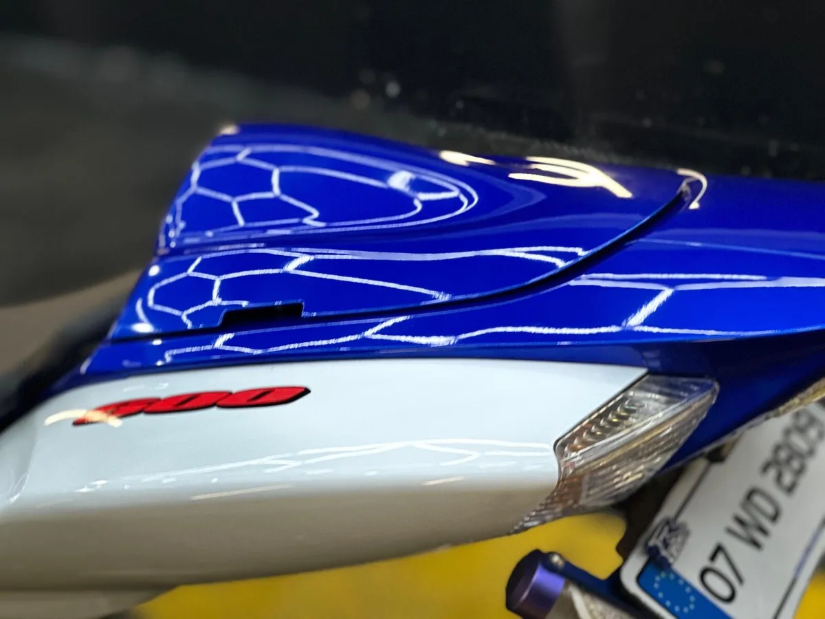 Suzuki gsxr 600 k7 - Image 3