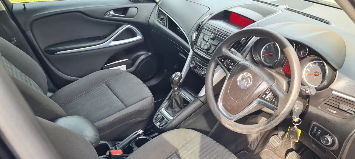 Vauxhall Zafira Tourer 1.4 L Petrol 7-Seater 2014 - Image 3