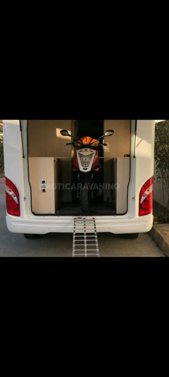 2016 Burnster 2.5  berth - Image 3