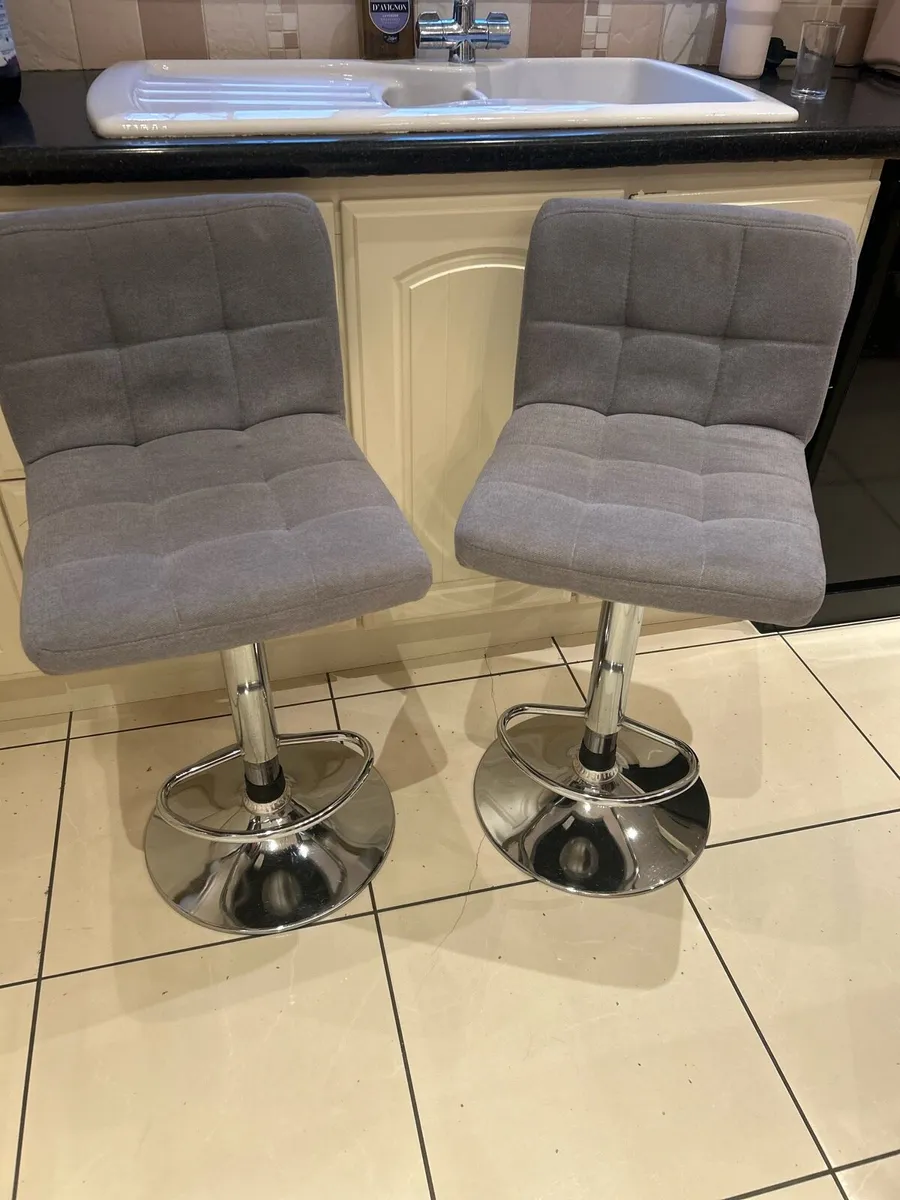 Bar stools - Image 1
