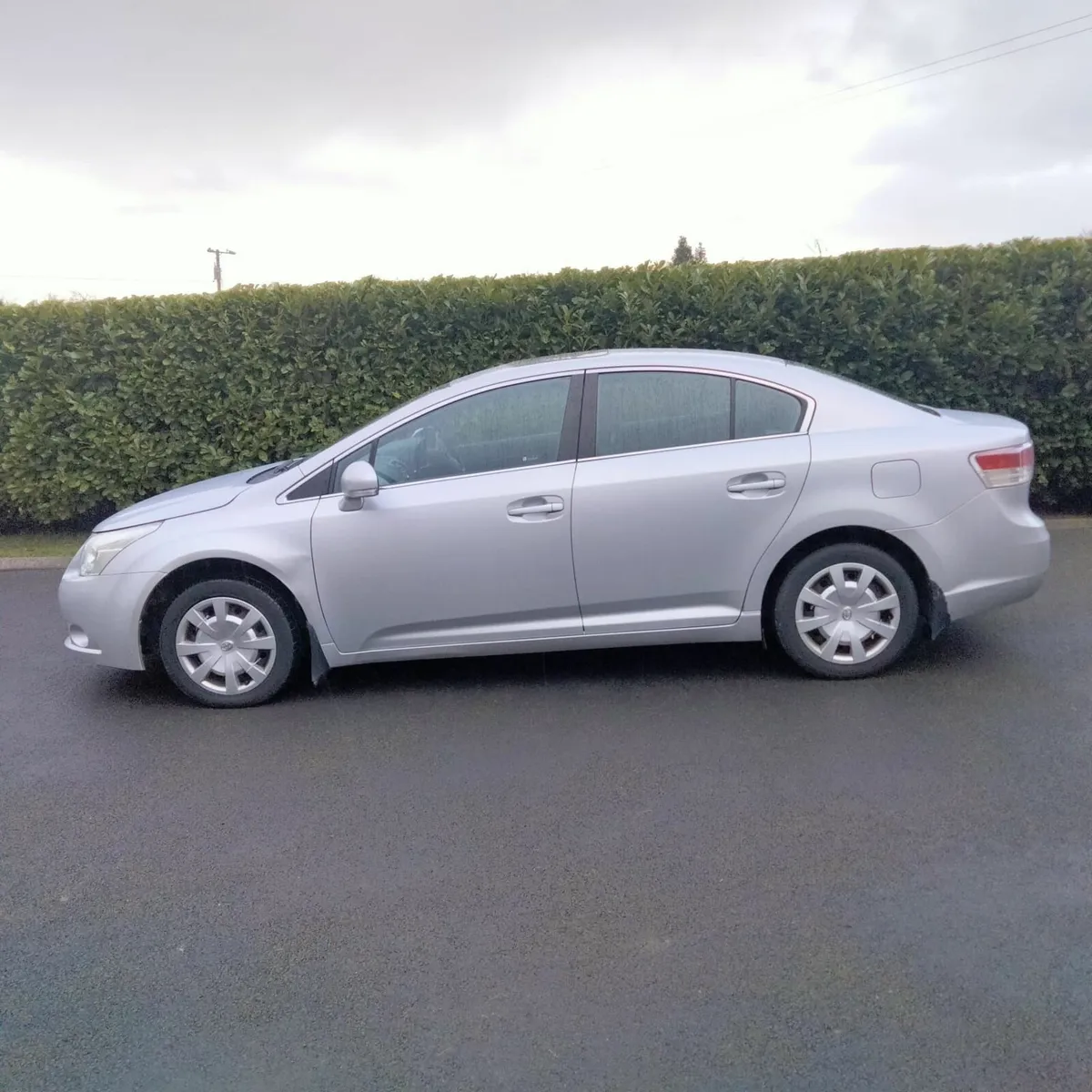 Toyota Avensis 2010 - Image 2