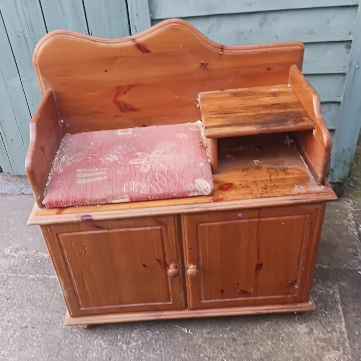 FREE - Hall seat/cupboard - Image 2