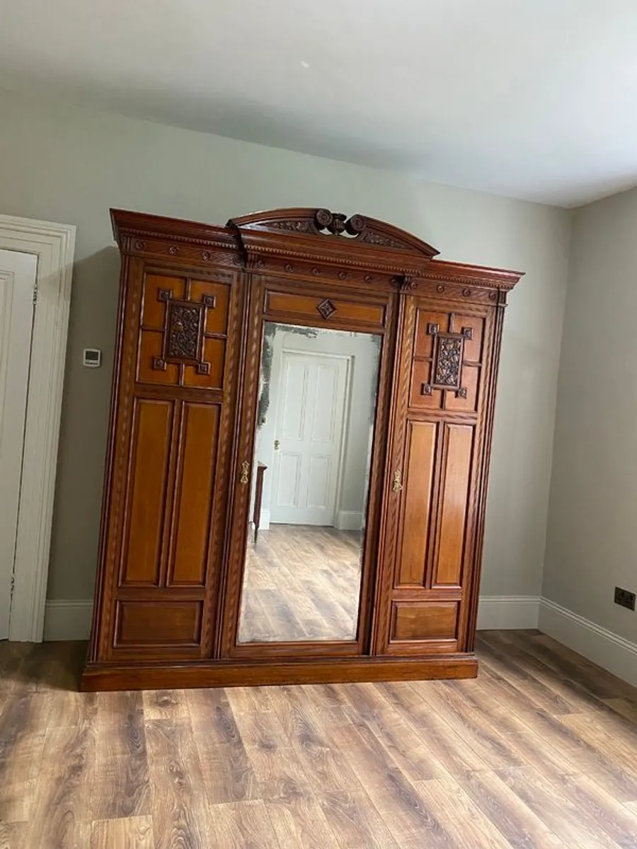 Wardrobe & Dressing Table - Image 1