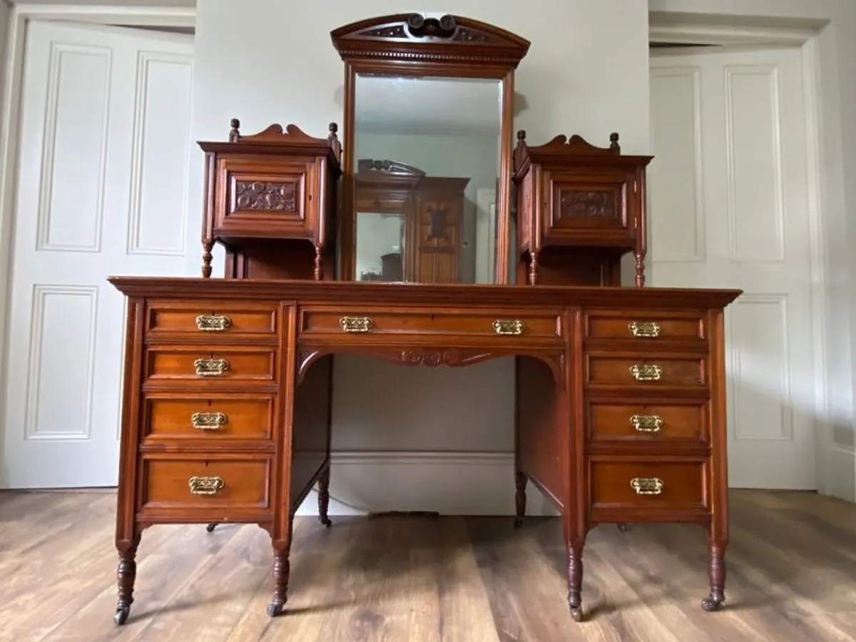 Wardrobe & Dressing Table - Image 3