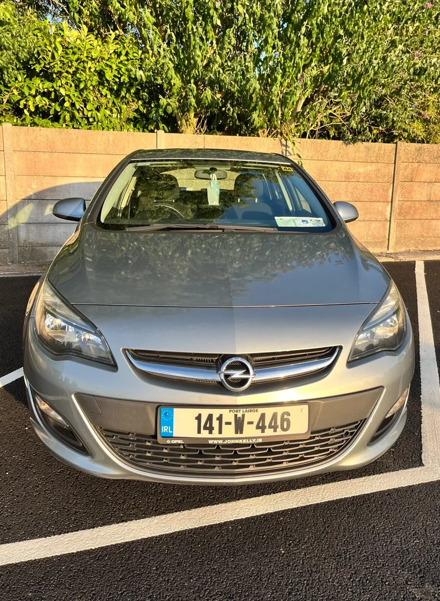 Opel Astra 2014 - Image 1