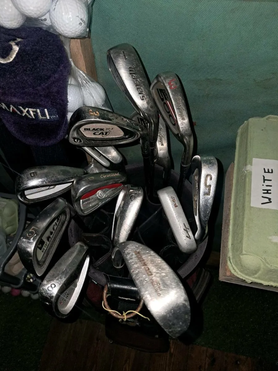 €10 Golf Clubs - Image 1