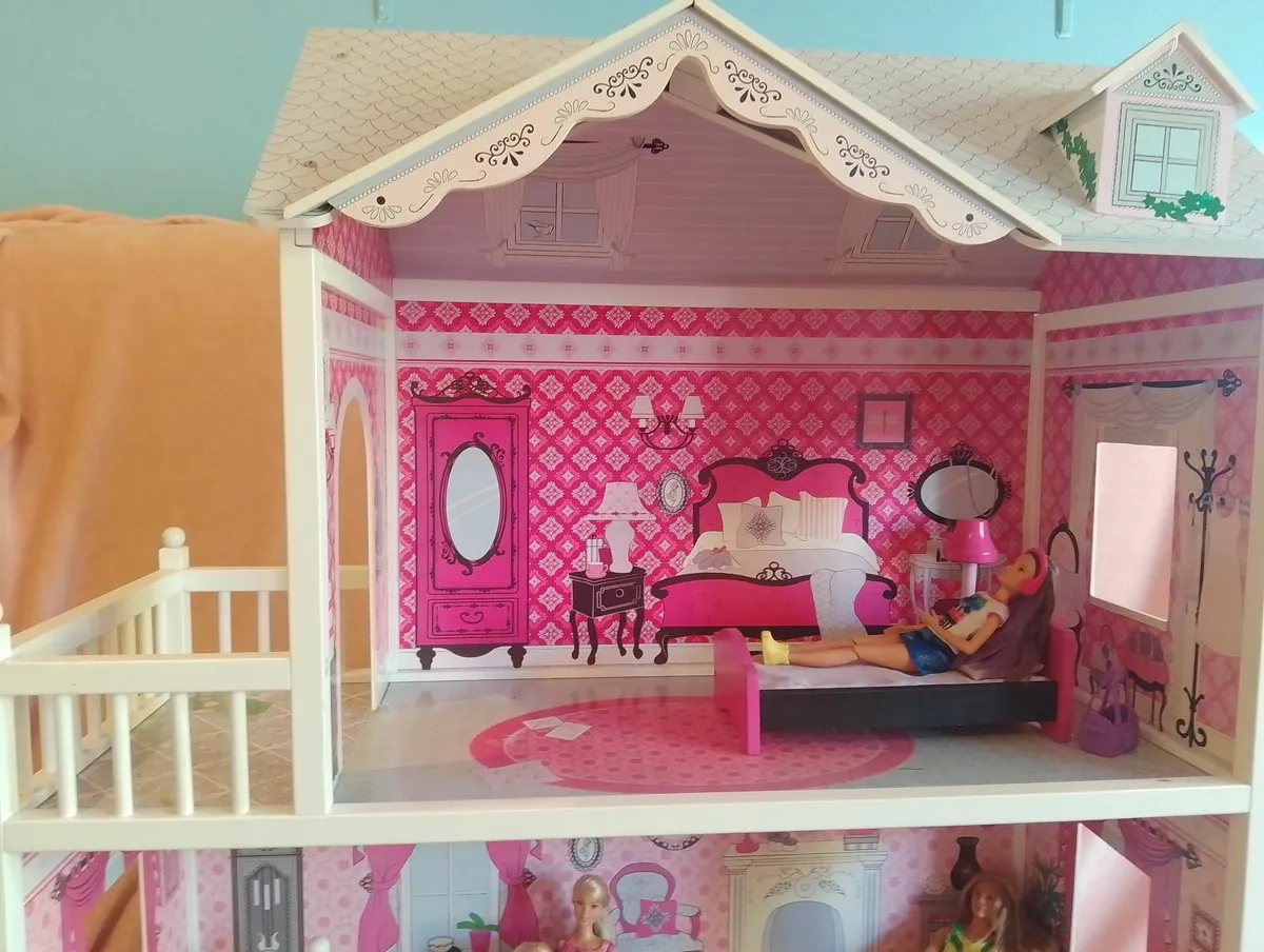 Dolls house - Image 3