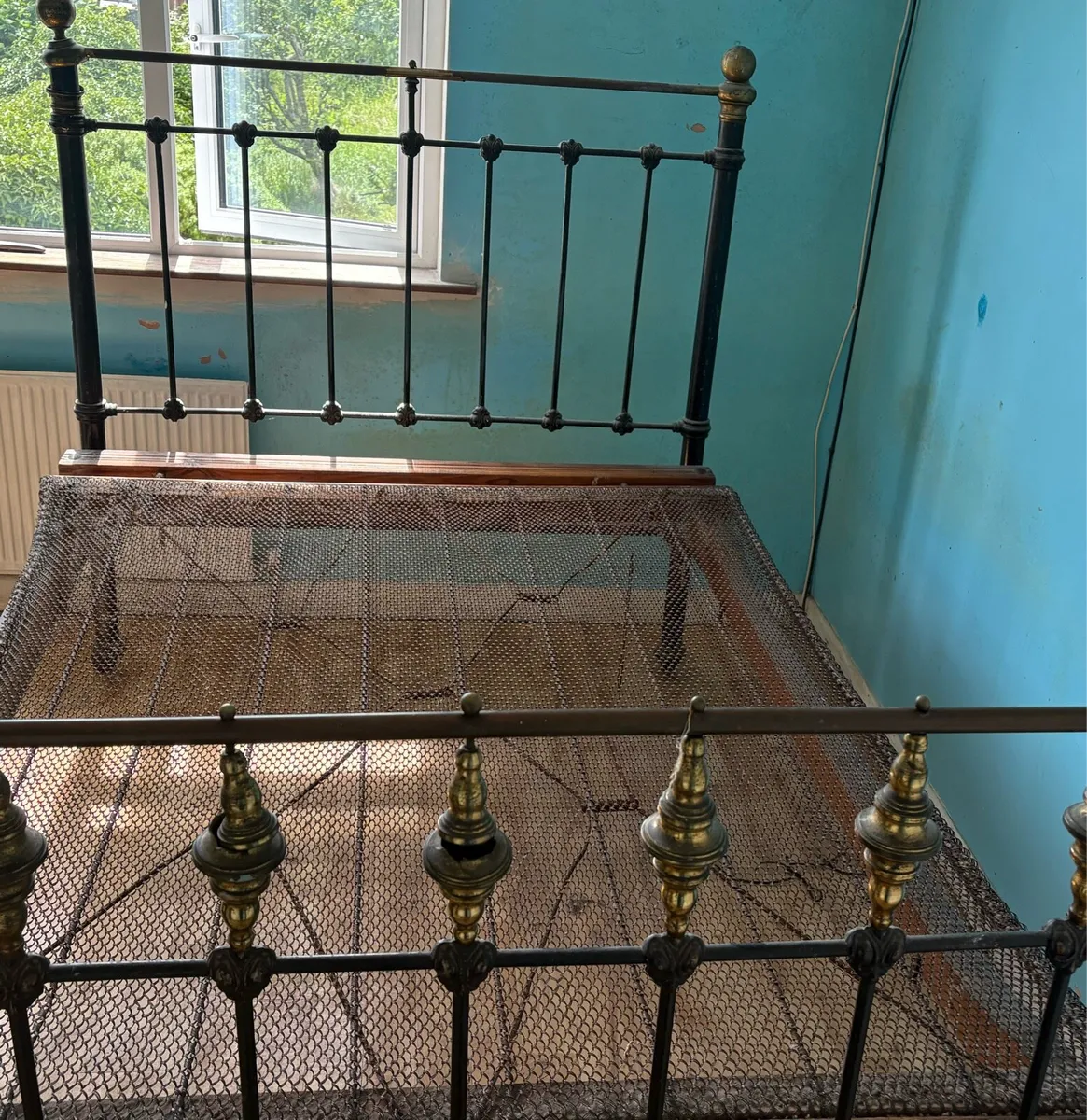 Genuine Antique cast iron  bed with original base