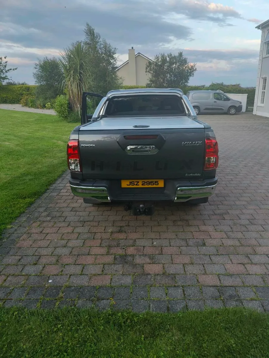 2017 Toyota hilux - Image 3