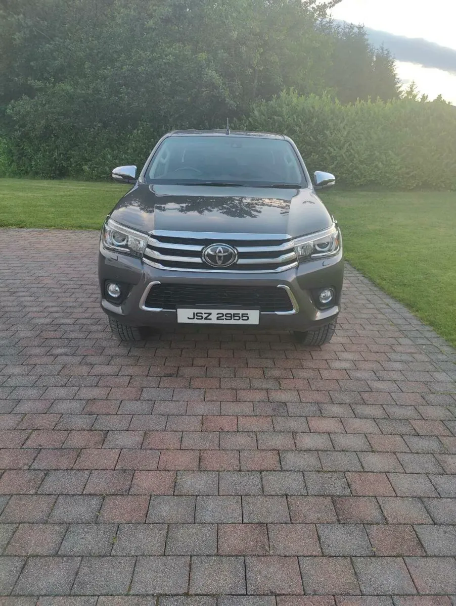 2017 Toyota hilux - Image 1