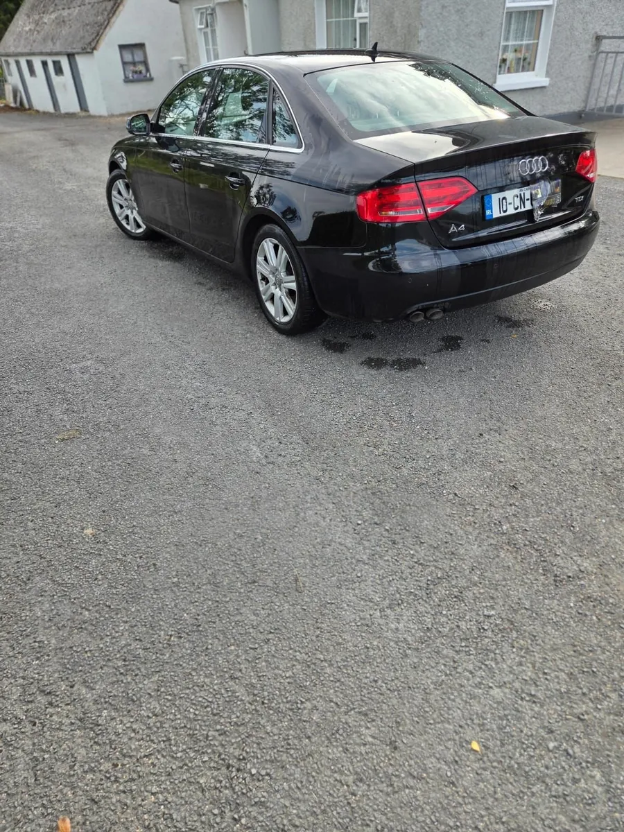 Audi A4 2010 - Image 4