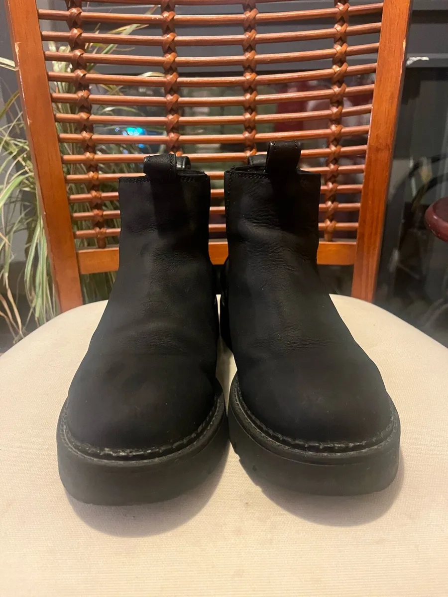 Second hand boots: Dr Martins, Tommy & Timberland - Image 4