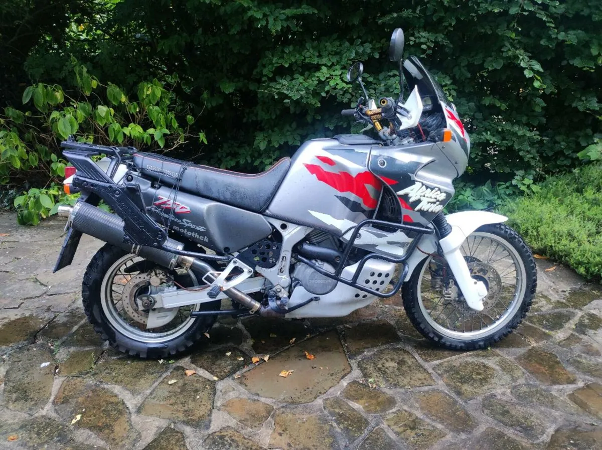 Honda Africa Twin XRV750 - Image 1