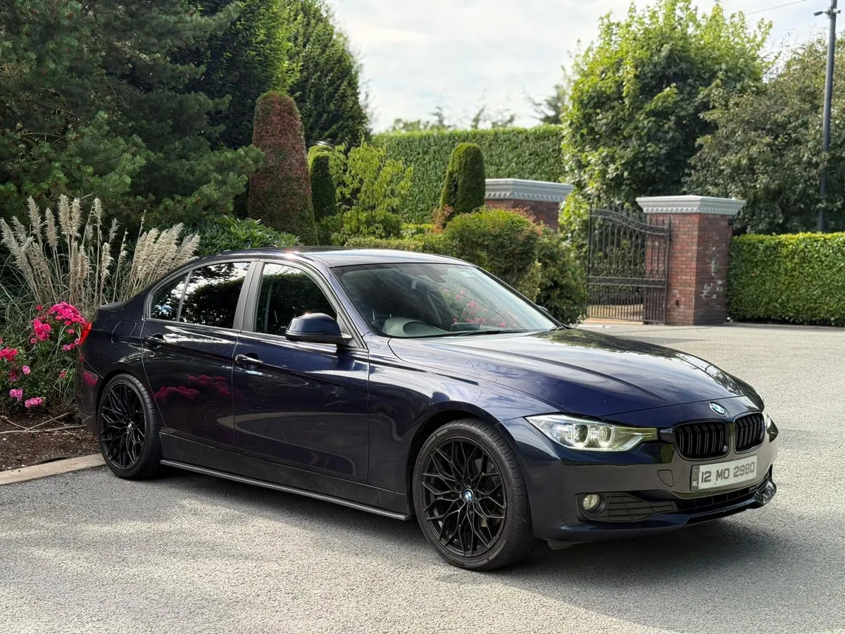 BMW 3-Series 2012 - Image 2