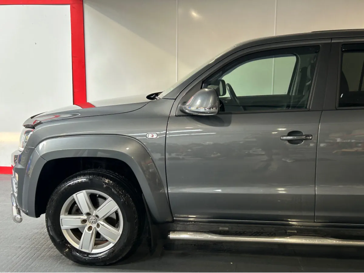 Volkswagen Amarok V6 HIGHLINE 204BHP M6A 4 4DR - Image 3