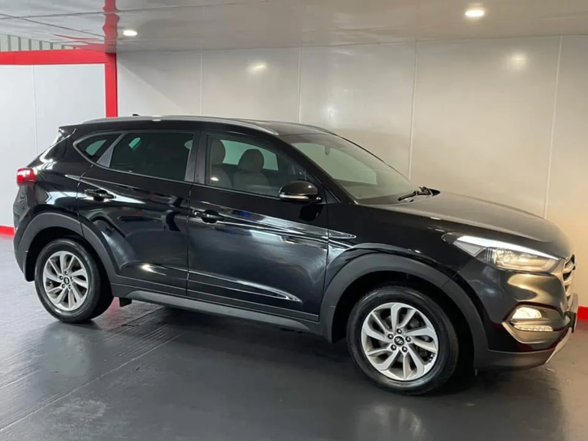 Hyundai Tucson Tucson EXECUTIVE 1.7 5DR - Image 1