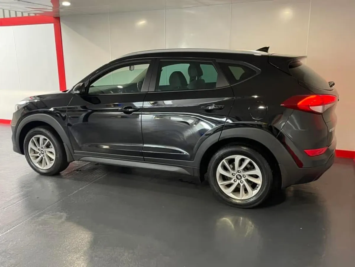 Hyundai Tucson Tucson EXECUTIVE 1.7 5DR - Image 3