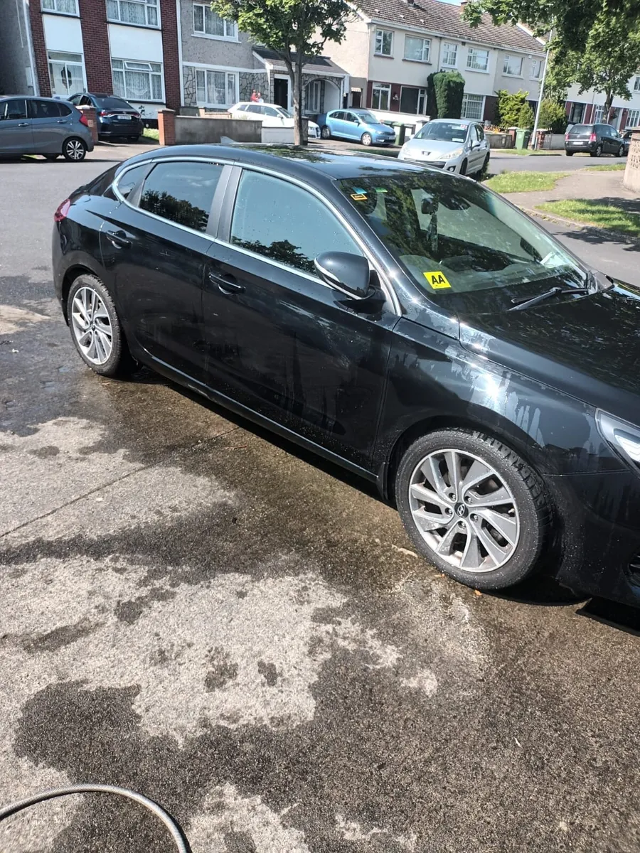 Hyundai i30 Fastback 2018 - Image 1