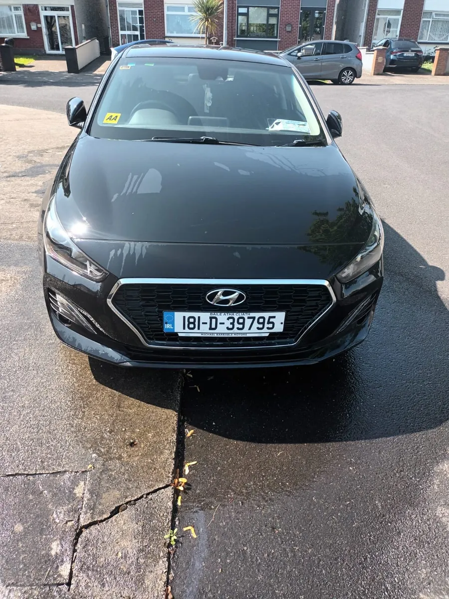 Hyundai i30 Fastback 2018 - Image 2