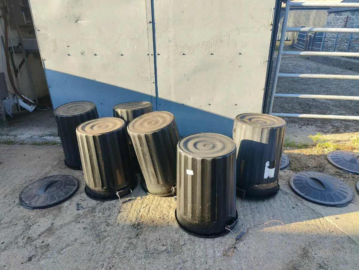 Tanks/Bins/Stakes/Wire - Image 3