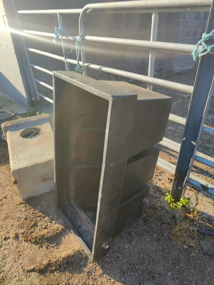 Tanks/Bins/Stakes/Wire - Image 4