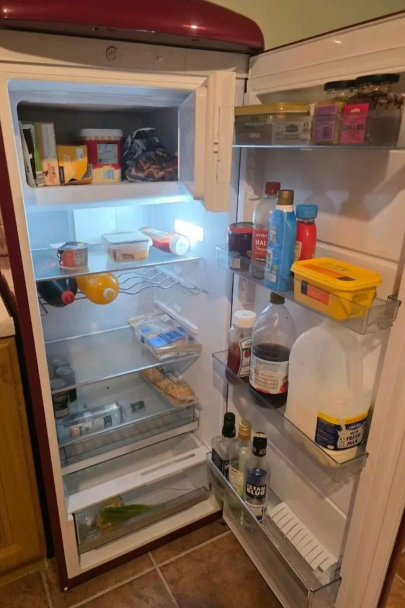 Fridge freezer - Image 2