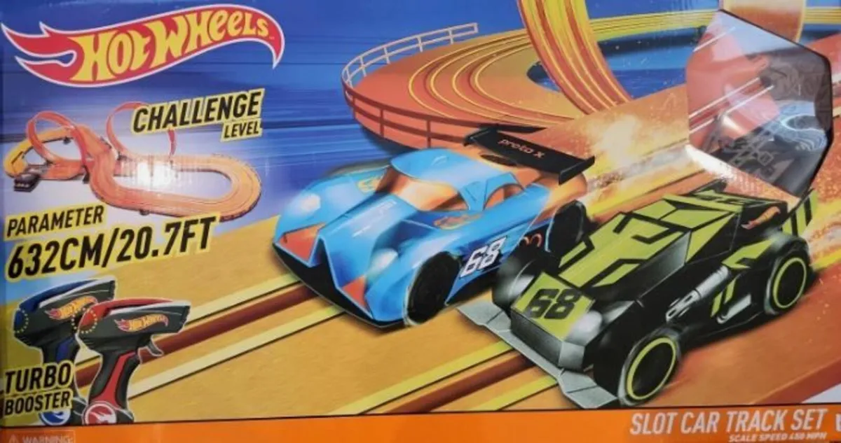 HOT WHEELS Slot track set.. - Image 1