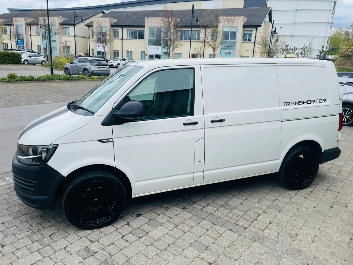 2017 VOLKSWAGEN TRANSPORTER 2.0 TDI VAN - Image 3