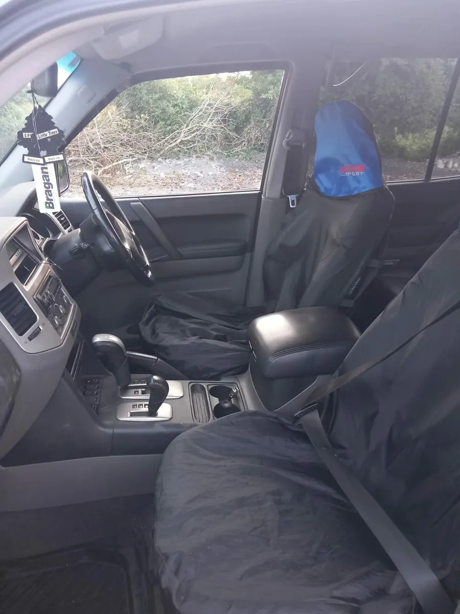 Pajero crew cab - Image 2