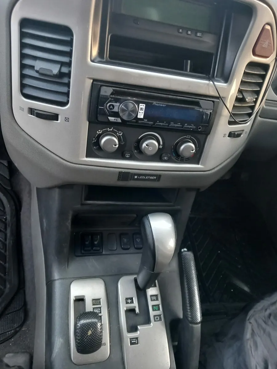 Pajero crew cab - Image 3
