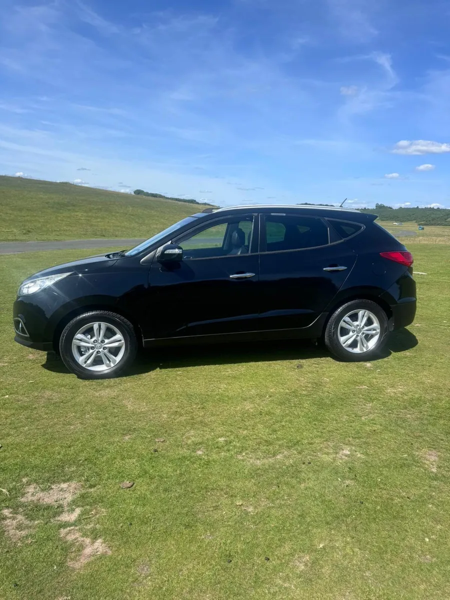 Hyundai IX35 NCT AND TAX - Image 3