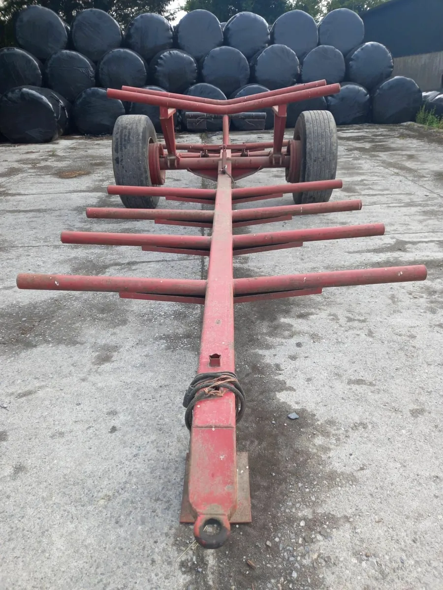 Bale trailer - Image 1