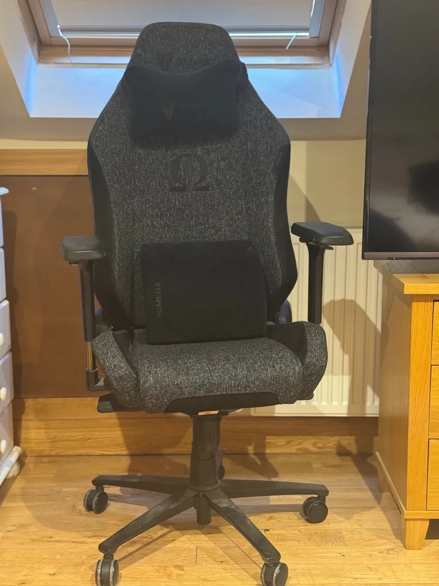 Secretlab Omega Gaming Chair