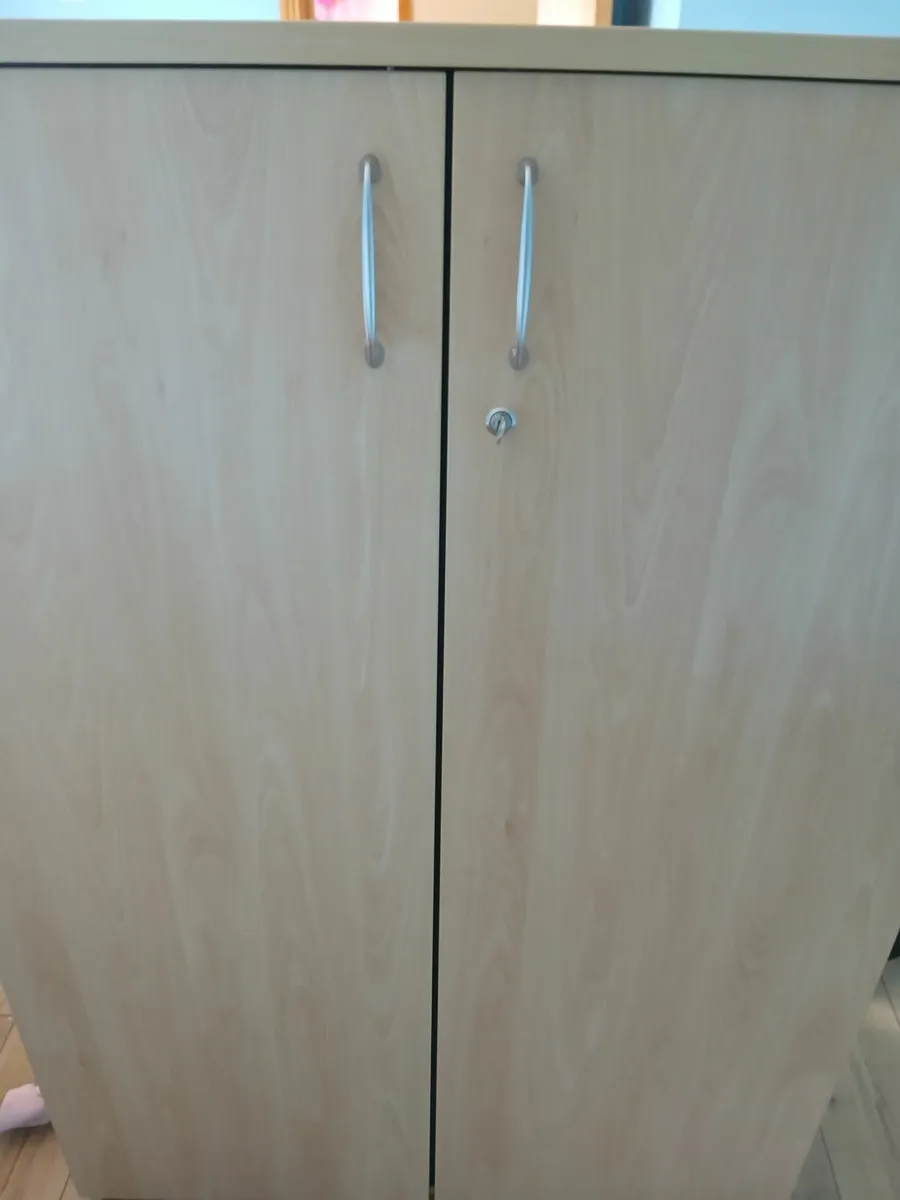 Office furniture - Image 3