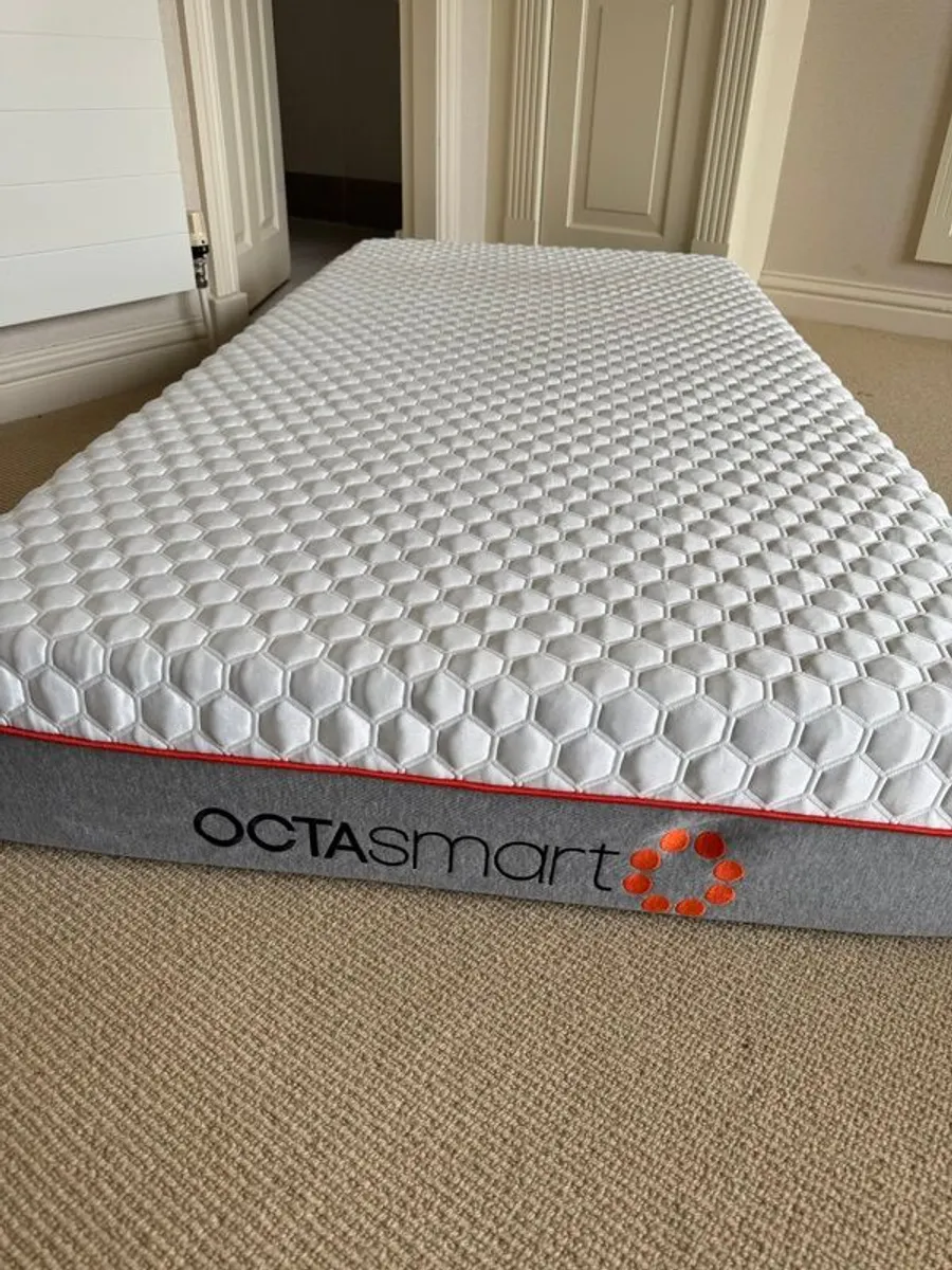 SINGLE Octasmart Deluxe Memory Foam Mattress - Image 4