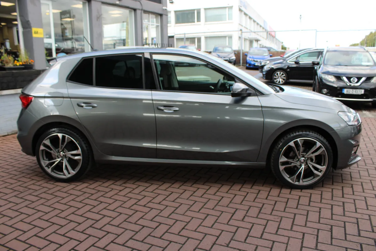 SKODA FABIA 1.0 MPI SE LIMITED EDITION 80HP 5DR HA - Image 3