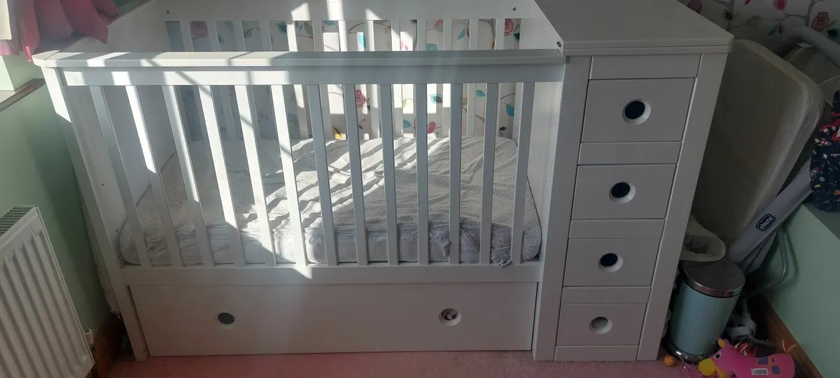 Cot bed - Image 1