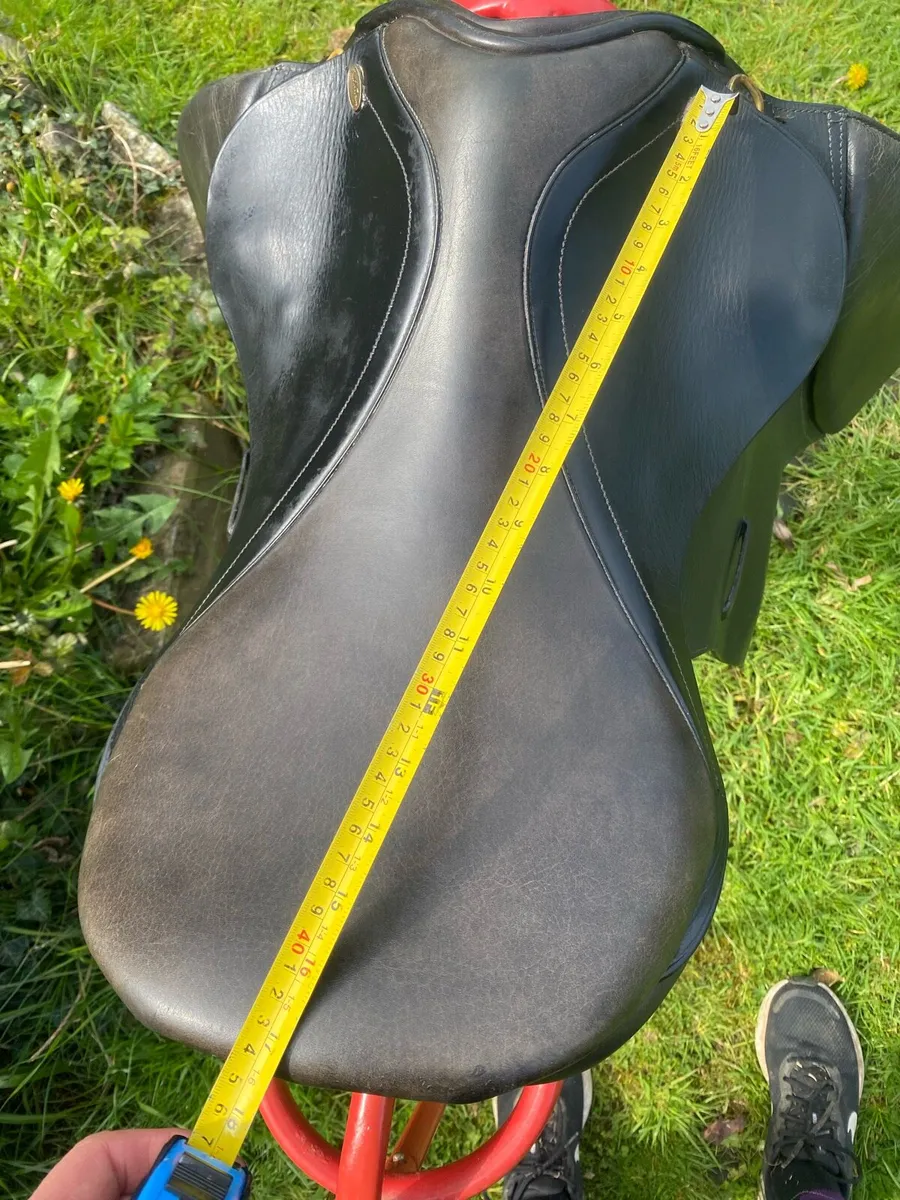 Santa Cruz wide Leather jump saddle - Image 4