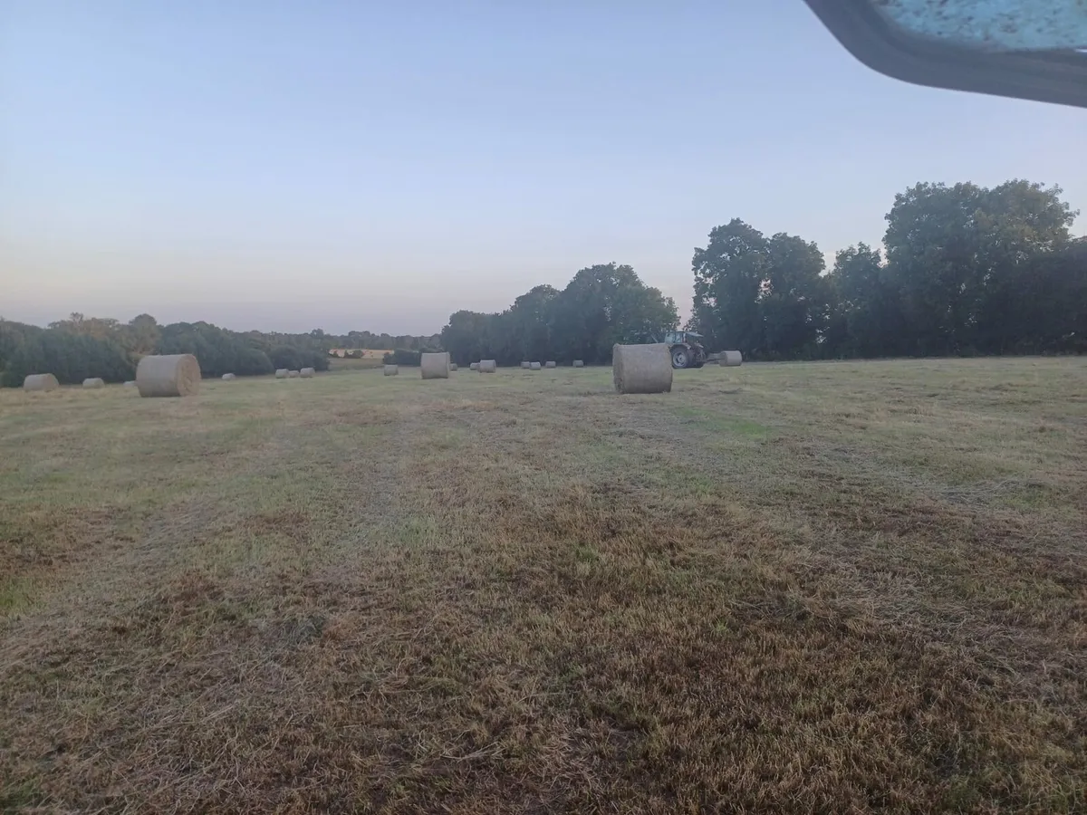 Hay Bales Round - Image 1