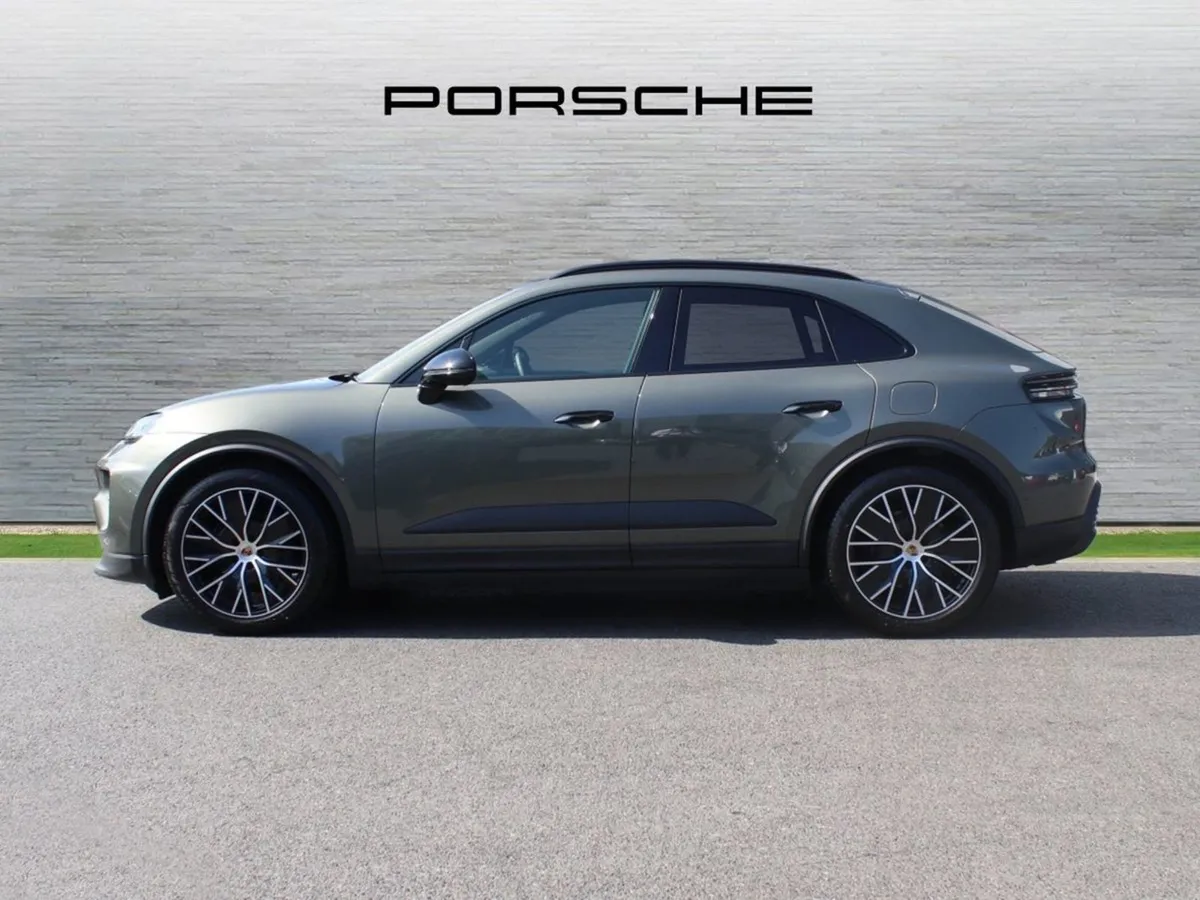Porsche Macan 4 Electric - Image 4