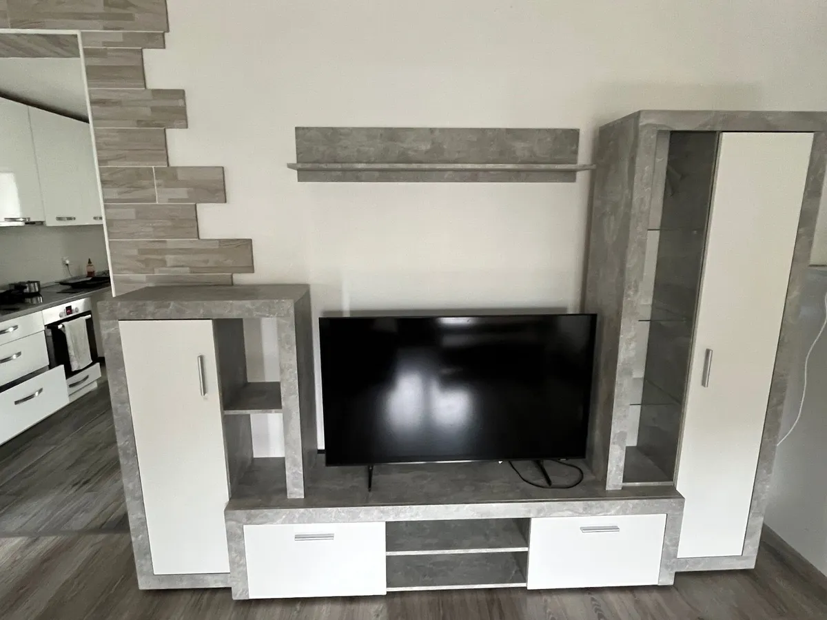 Wall TV unit. - Image 1